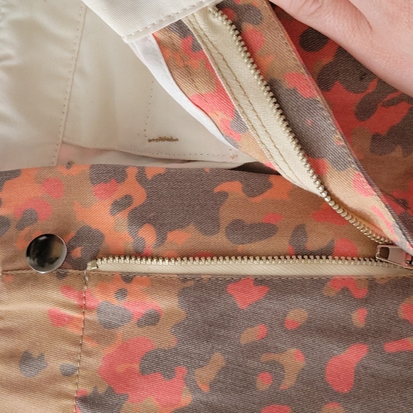 Resort Corps Orange Camo Toxic Cargo Pants - Picture 9 of 11